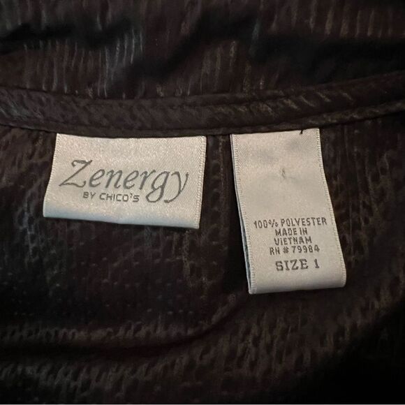 Zenergyw by Chicos women’s size one 3/4 sleeve windbreaker with pockets - Picture 5 of 6